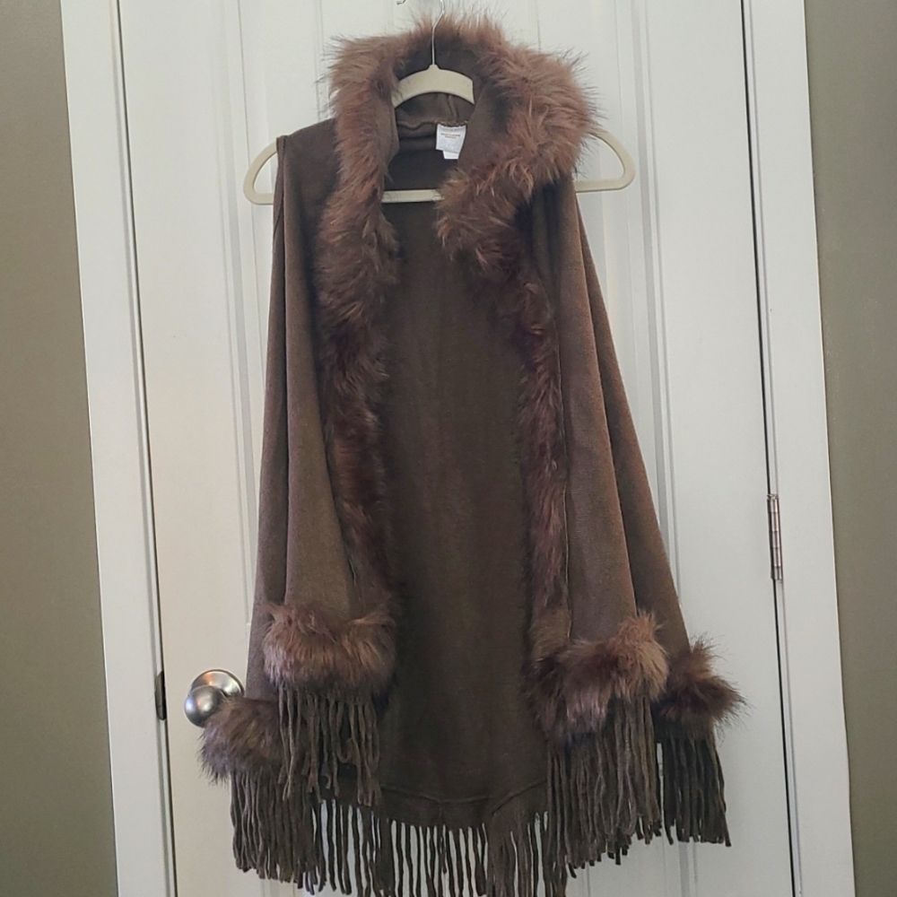 Faux fur hooded women's vest l/xl